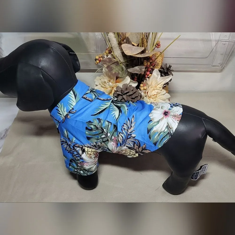 Pet NWOT Light Blue Floral Print Lightweight Hawaiian Style Shirt Size Medium